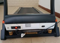出一臺8成新啟邁斯7600D跑步機